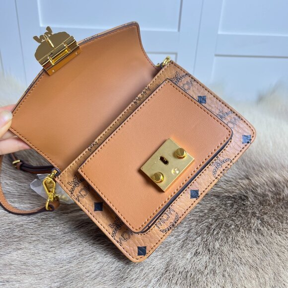 💋 MCM Mini Accordion Bag - Picture 9 of 10